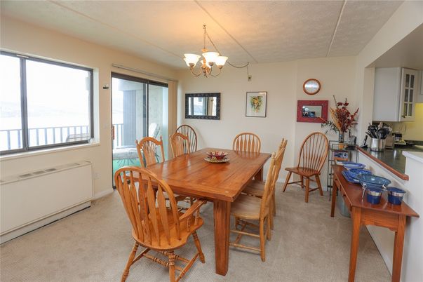 Chandelier, Dining room, Interior