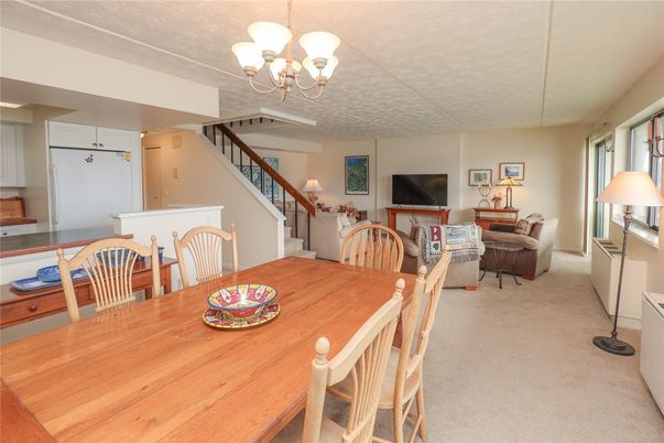 Chandelier, Dining room, Interior, Living room