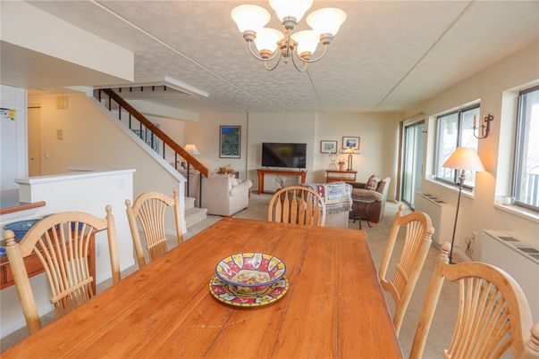Chandelier, Dining room, Interior, Living room