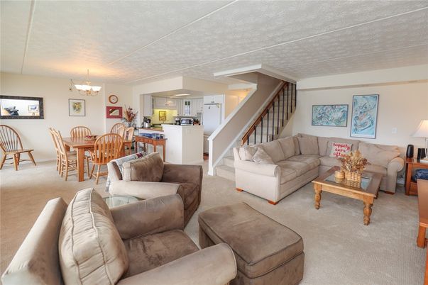 Chandelier, Dining room, Interior, Kitchen, Living room