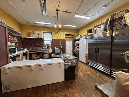 Dining room, Interior, Kitchen, Stainless Steel Appliances, Wood Texture Flooring