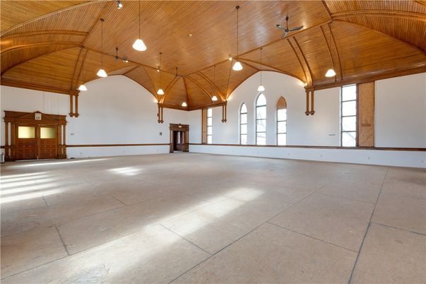 Empty room, Interior, Pendant Lights, Wooden Beams, Wooden Ceilings