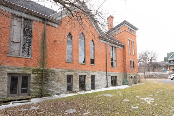 Exterior, Facade, Brick Facade, Rowhouse