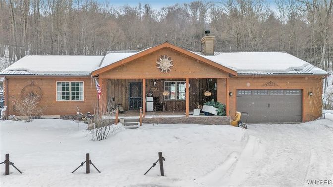 Attached, Exterior, Facade, Brick Facade, Ranch