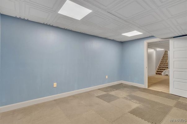 Empty room, Interior, Recessed Lighting