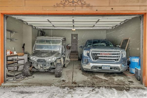 Garage, Interior