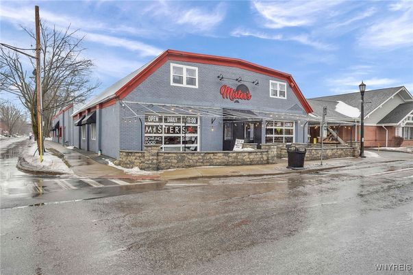 Exterior, Facade, Brick Facade, Cape Cod