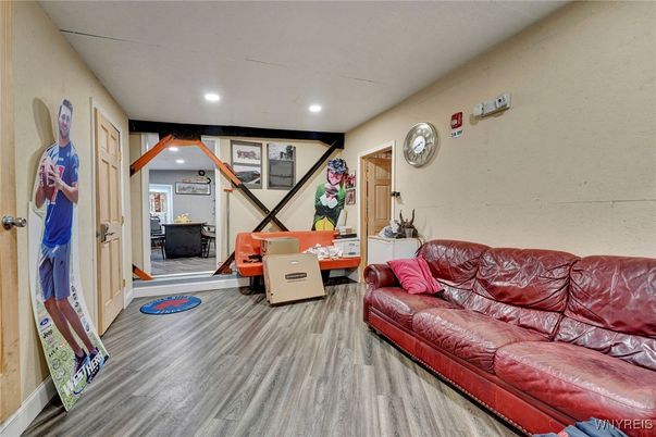 Interior, Recessed Lighting, Wood Texture Flooring