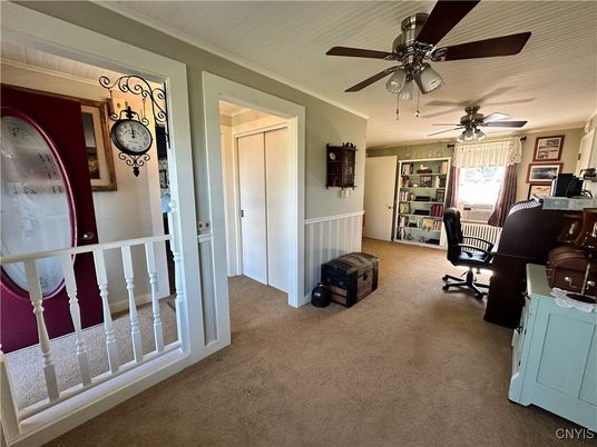 Home Office, Interior