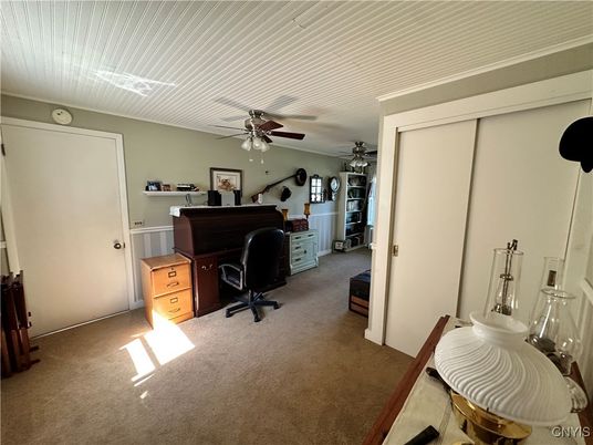 Home Office, Interior