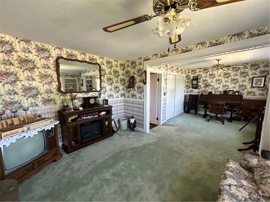 Dining room, Interior