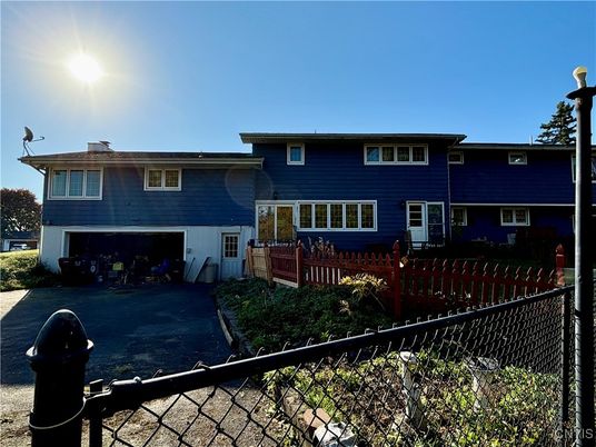 Exterior, Facade, Raised Ranch