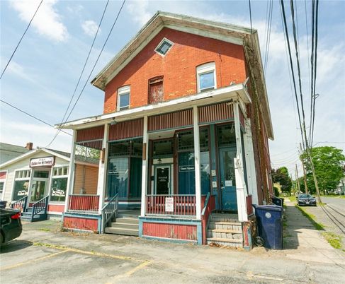Exterior, Facade, American Foursquare