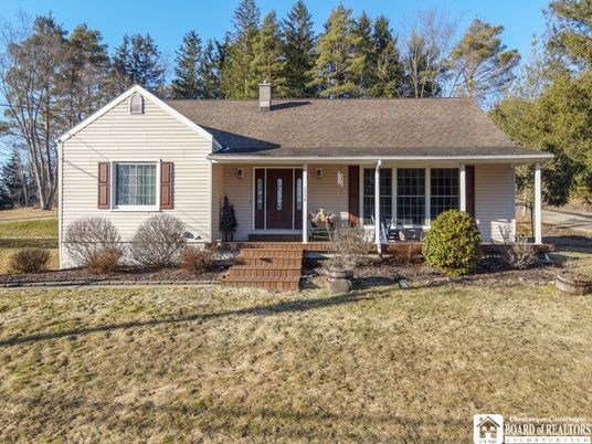 Backyard, Exterior, Facade, Ranch