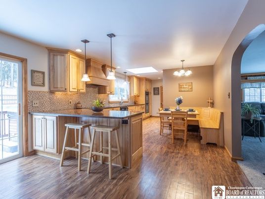 Chandelier, Dining room, Interior, Kitchen, Pendant Lights, Recessed Lighting, Wood Texture Flooring