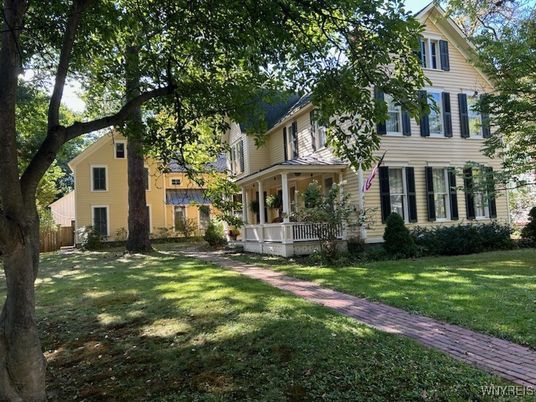 Backyard, Exterior, Facade, Queen Anne Victorian