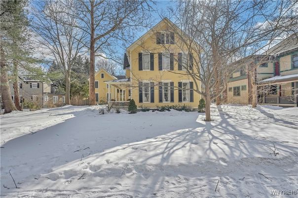 Backyard, Exterior, Facade, Queen Anne Victorian