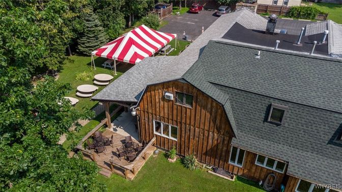 Exterior, Drone