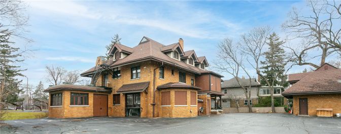 Exterior, Facade, Brick Facade, Queen Anne Victorian