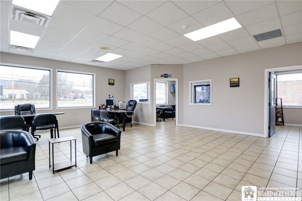 Dining room, Interior, Recessed Lighting