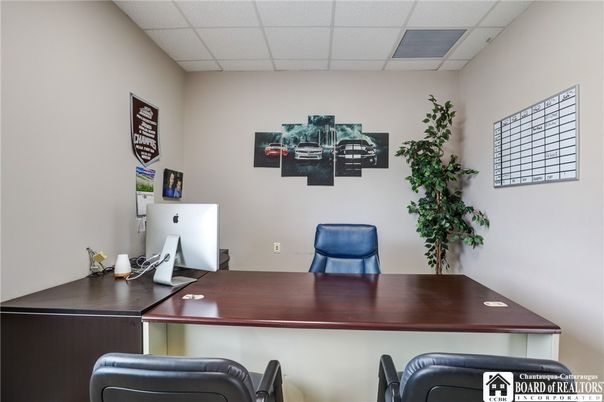 Home Office, Interior
