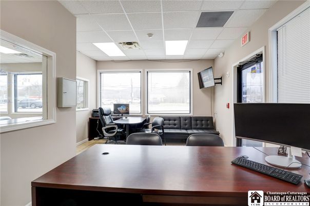 Home Office, Interior