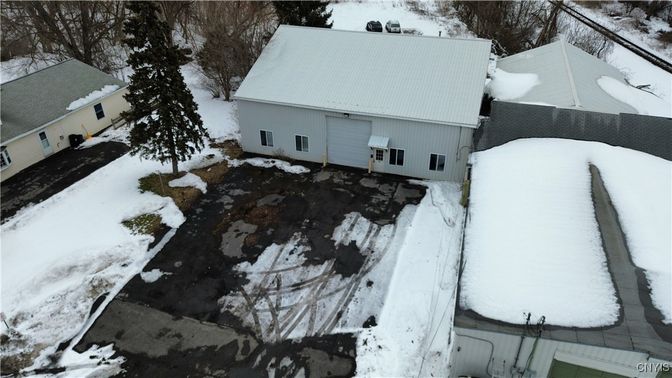 Exterior, Drone