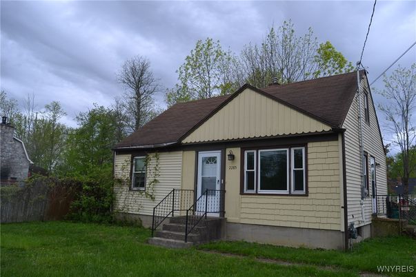 Exterior, Facade, Cape Cod