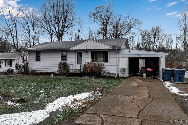 Backyard, Exterior, Facade, Ranch