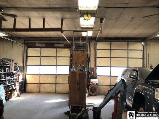 Garage, Interior