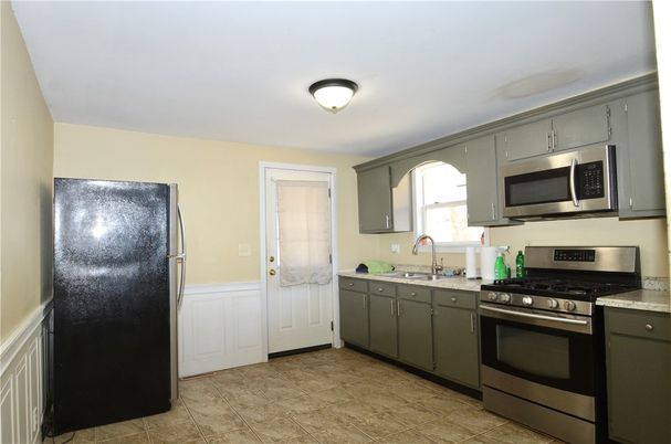 Interior, Kitchen, Stainless Steel Appliances