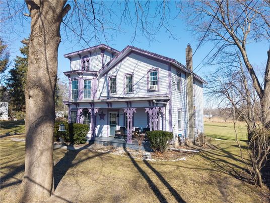 Backyard, Exterior, Facade, Queen Anne Victorian