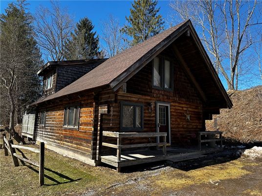 Exterior, Facade, Brick Facade, Log Home