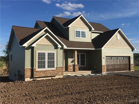 Attached, Exterior, Facade, Farmhouse