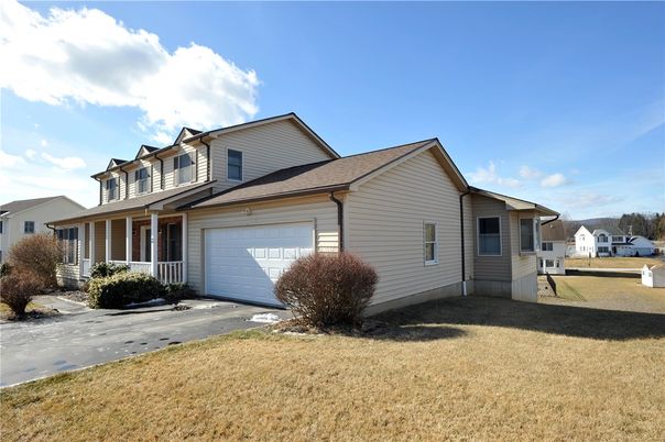 Attached, Exterior, Facade, Farmhouse