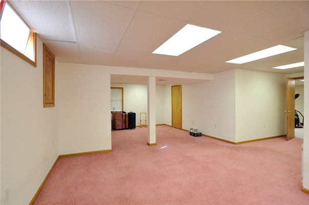 Empty room, Interior, Recessed Lighting