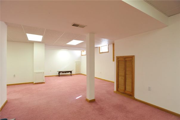 Empty room, Interior, Recessed Lighting