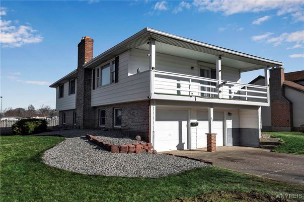 Attached, Exterior, Facade, Brick Facade, Raised Ranch