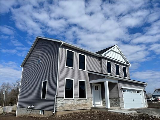 Attached, Exterior, Facade, Farmhouse