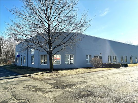 Backyard, Exterior, Facade, Ranch