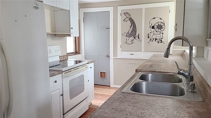 Interior, Kitchen, Wood Texture Flooring