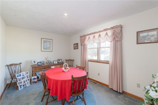 Dining room, Interior, Recessed Lighting
