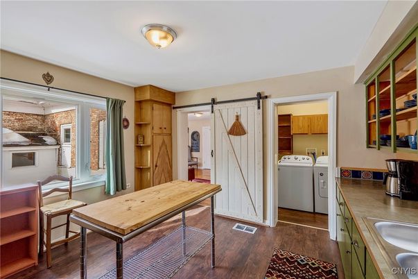 Interior, Washer, Wood Texture Flooring