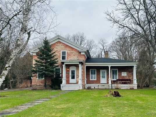 Exterior, Facade, Brick Facade, Cape Cod