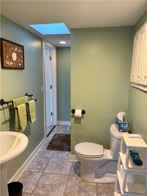 Bathroom, Interior, Recessed Lighting