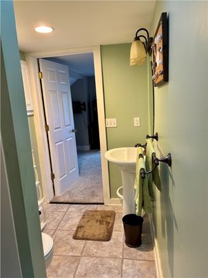 Bathroom, Interior, Recessed Lighting