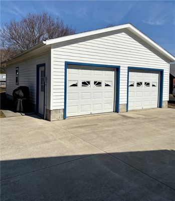 Detached Garage, Exterior