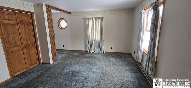 Empty room, Interior, Wooden Beams