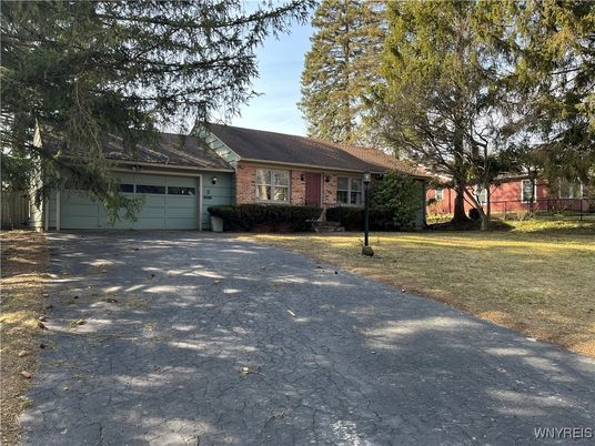 Attached, Exterior, Facade, Brick Facade, Ranch