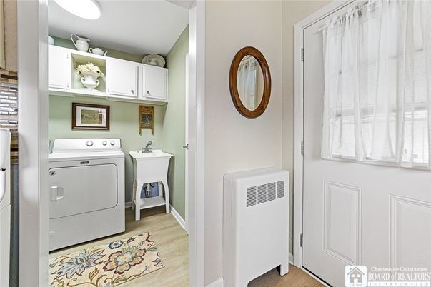 Interior, Utility Closets, Washer, Wood Texture Flooring